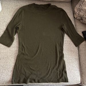 CROPPED SLEEVE T-SHIRT